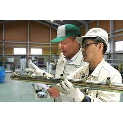 バーリング加工の打合せ(営業と製造)