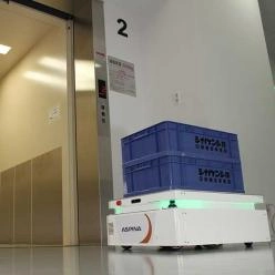 製造現場向け自動搬送ロボット AspinaAMR300