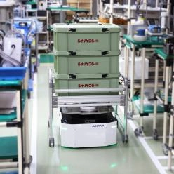 製造現場向け自動搬送ロボット AspinaAMR150L