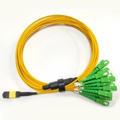 MPOファンアウトケーブル