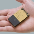 Hongfaのアクティブサスペンション用コンパクト電源、Vicorの小型電源アーキテクチャを採用