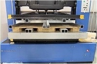 試験事例集 パレットISO規格試験：Fork lifting tests(フォーク持ち上げ試験)