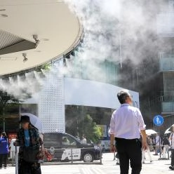 屋外現場や解放空間での熱さ対策・体調保全|ミスト噴霧冷房システム