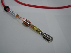 温度センサ内蔵精密型ひずみセンサ 4100シリーズ